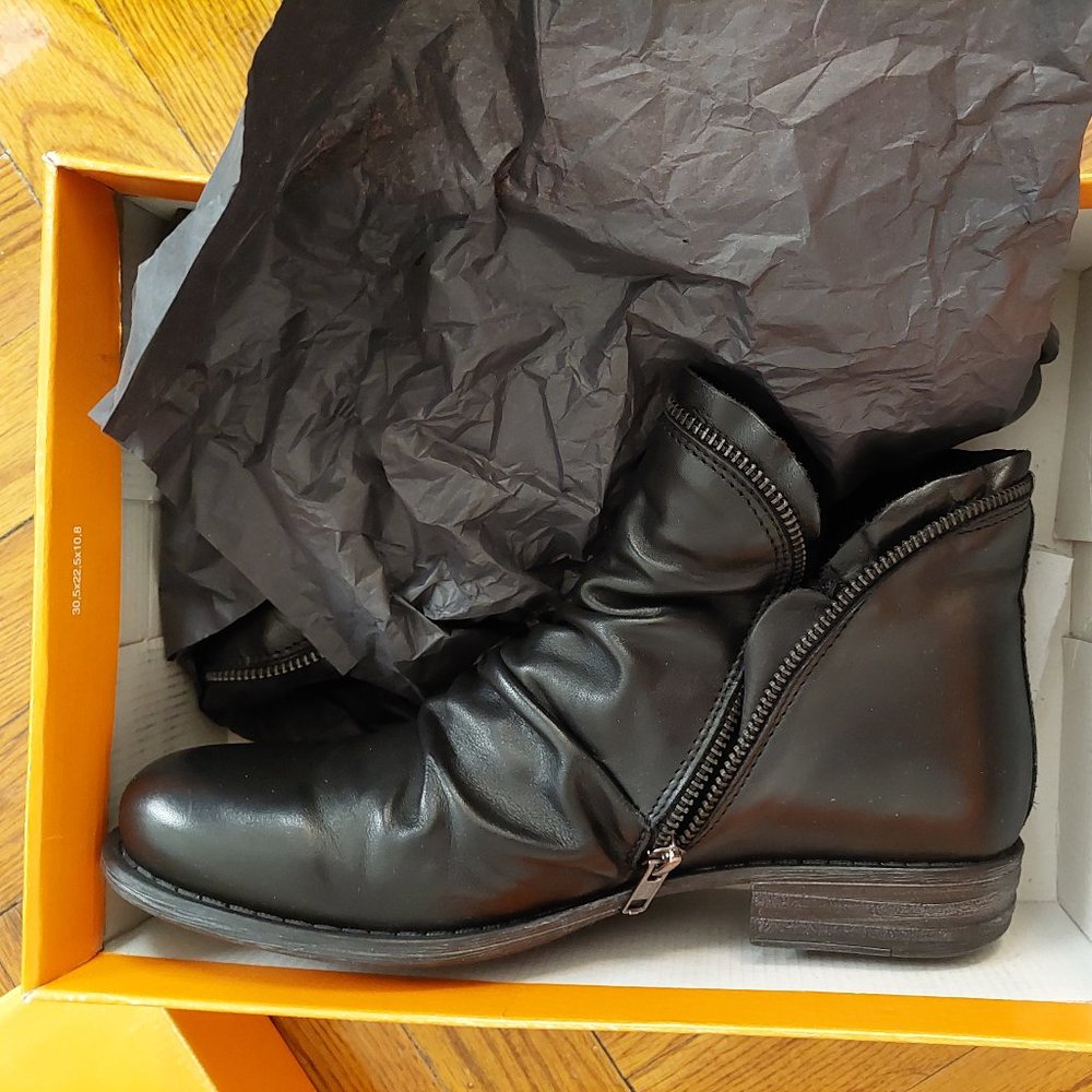 Miz Mooz Luna black ankle boot NEW